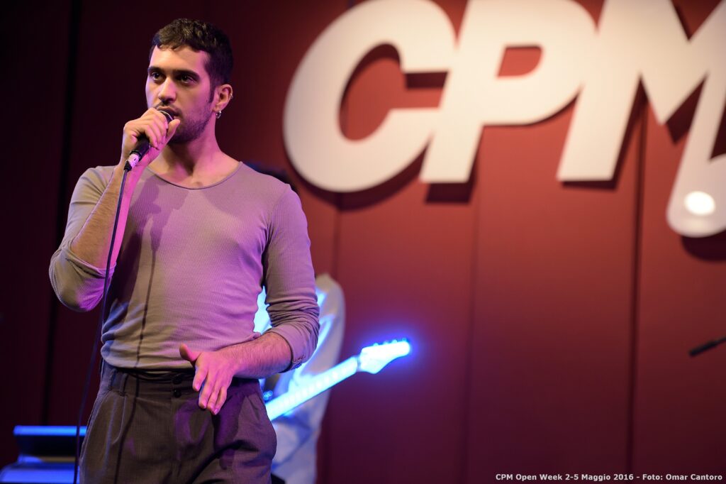 Mahmood live durante l'Open Week nek 2017 in CPM