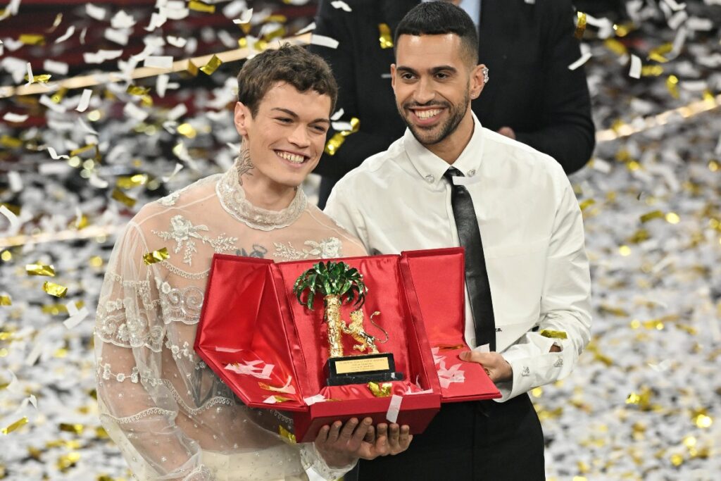 Mahmood e Blanco vincitori di Sanremo con "Brividi" nel 2022